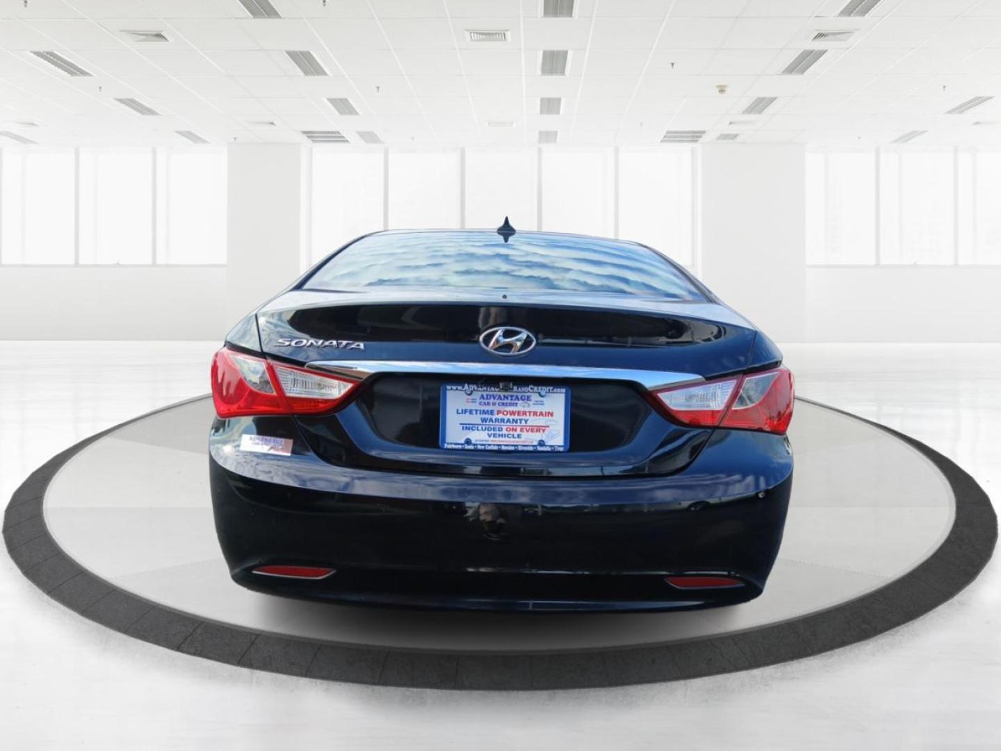 2013 Hyundai Sonata GLS (5NPEB4AC7DH) with an 2.4L L4 DOHC 16V engine, 6-Speed Automatic transmission, located at 1865 W 2nd St., Xenia, OH, 45385, (937) 372-7777, 39.681259, -83.961945 - 2013 Hyundai Sonata GLS - Photo#15