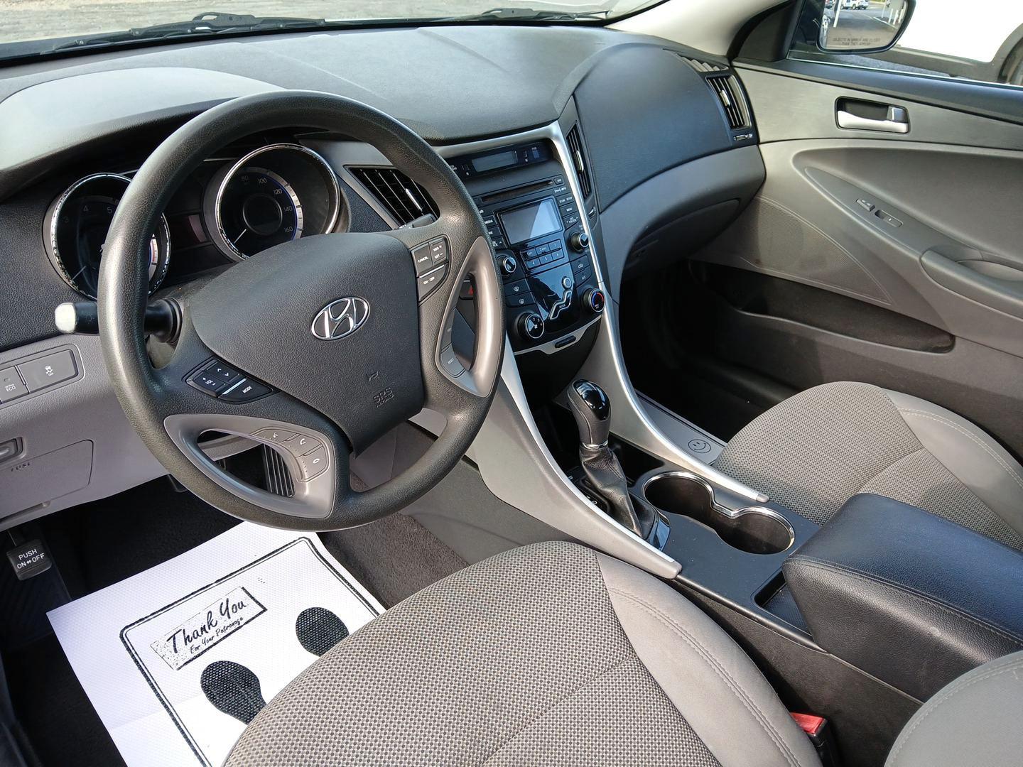 2013 Hyundai Sonata GLS (5NPEB4AC7DH) with an 2.4L L4 DOHC 16V engine, 6-Speed Automatic transmission, located at 1865 W 2nd St., Xenia, OH, 45385, (937) 372-7777, 39.681259, -83.961945 - 2013 Hyundai Sonata GLS - Photo#20
