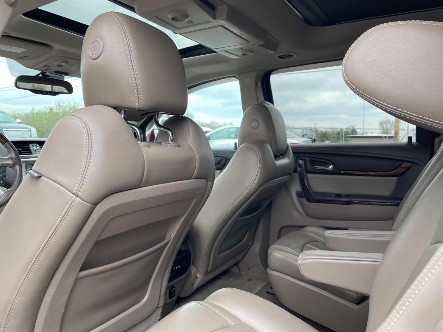 2015 GMC Acadia Denali (1GKKVTKD9FJ) with an 3.6L V-6 gasoline direct injection engine, located at 1865 W 2nd St., Xenia, OH, 45385, (937) 372-7777, 39.681259, -83.961945 - 2015 GMC Acadia Denali - Photo#9
