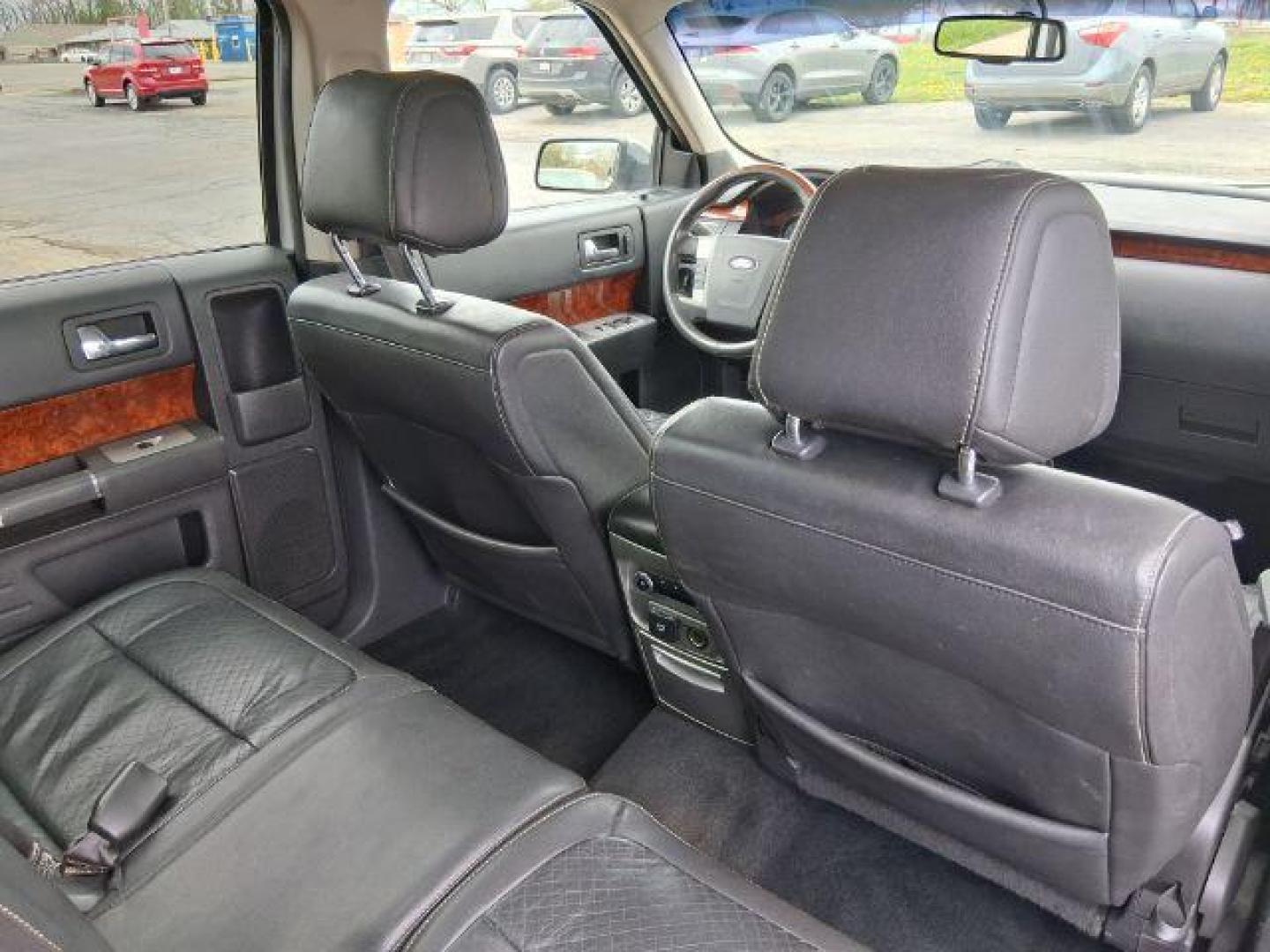 2011 Ford Flex Limited FWD (2FMGK5DC0BB) with an 3.5L V6 DOHC 24V engine, 6-Speed Automatic Overdrive transmission, located at 1865 W 2nd St., Xenia, OH, 45385, (937) 372-7777, 39.681259, -83.961945 - Third Row - Photo#10
