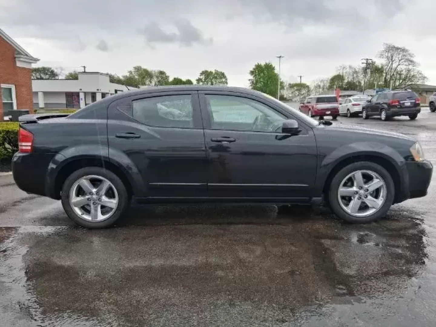 2008 Dodge Avenger R/T (1B3LD76M78N) with an 3.5L V-6 regular unleaded engine, located at 1865 W 2nd St., Xenia, OH, 45385, (937) 372-7777, 39.681259, -83.961945 - **Discover the Perfect Blend of Style and Performance with This 2008 Dodge Avenger R/T!**<br /> <br /> Are you in the market for a vehicle that seamlessly fits into your busy lifestyle? Look no further! This 2008 Dodge Avenger R/T is not just a car; it's the perfect companion for family outings, dai - Photo#4