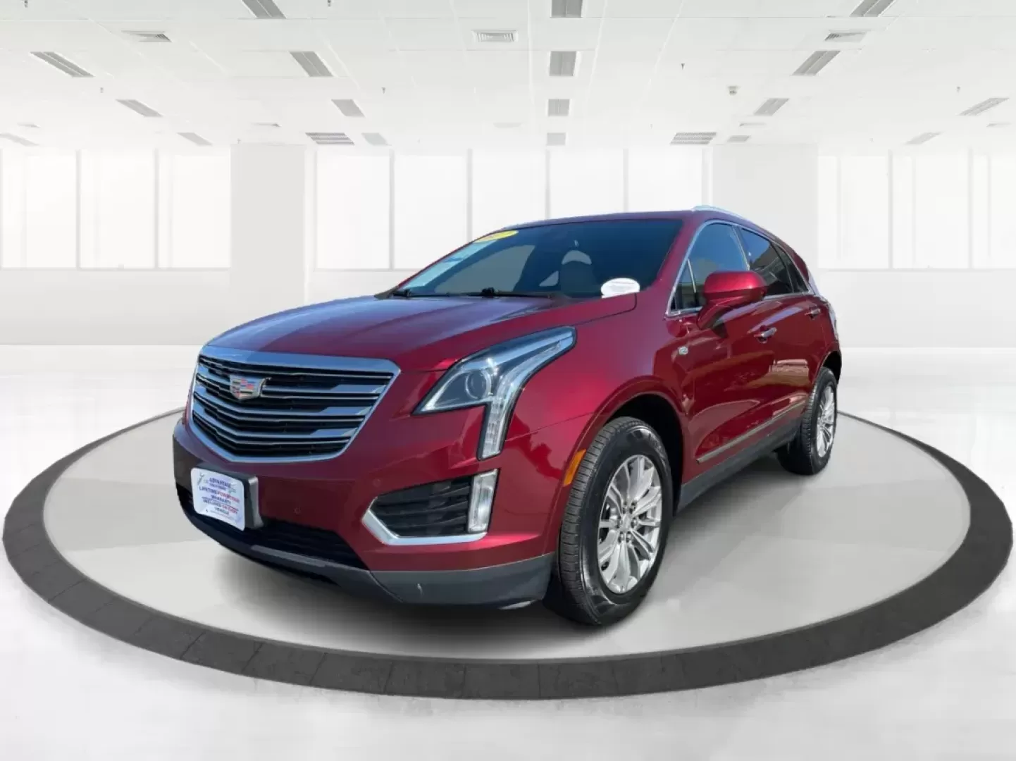 2017 Cadillac XT5 Luxury AWD (1GYKNDRS4HZ) with an 3.6L V6 DOHC 24V engine, 8-Speed Automatic transmission, located at 1865 W 2nd St., Xenia, OH, 45385, (937) 372-7777, 39.681259, -83.961945 - 2017 Cadillac XT5 Luxury AWD - Photo#8