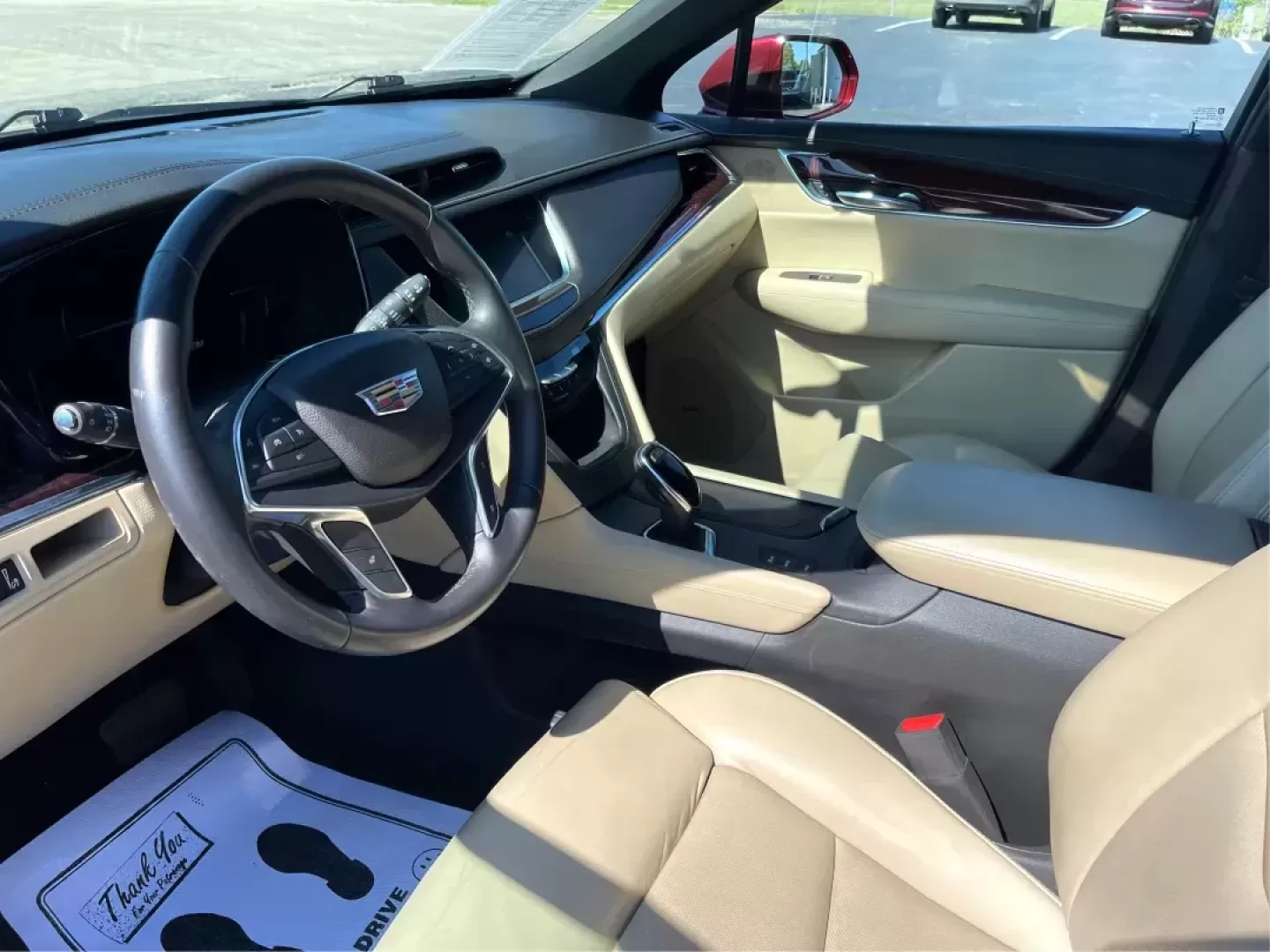2017 Cadillac XT5 Luxury AWD (1GYKNDRS4HZ) with an 3.6L V6 DOHC 24V engine, 8-Speed Automatic transmission, located at 1865 W 2nd St., Xenia, OH, 45385, (937) 372-7777, 39.681259, -83.961945 - 2017 Cadillac XT5 Luxury AWD - Photo#9