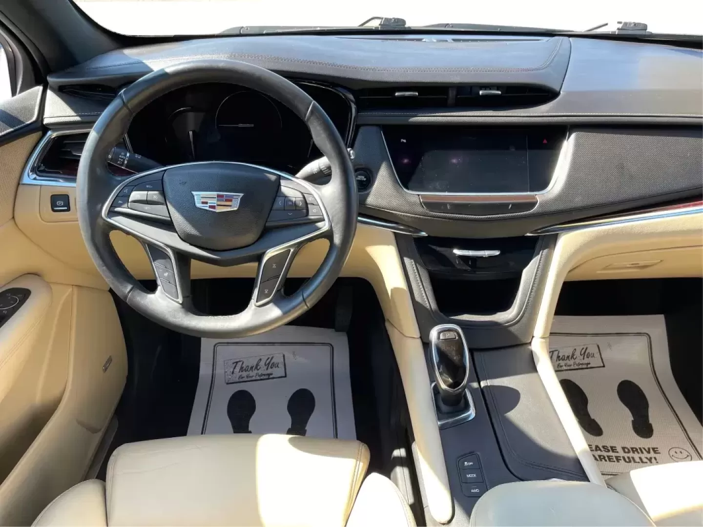 2017 Cadillac XT5 Luxury AWD (1GYKNDRS4HZ) with an 3.6L V6 DOHC 24V engine, 8-Speed Automatic transmission, located at 1865 W 2nd St., Xenia, OH, 45385, (937) 372-7777, 39.681259, -83.961945 - 2017 Cadillac XT5 Luxury AWD - Photo#20