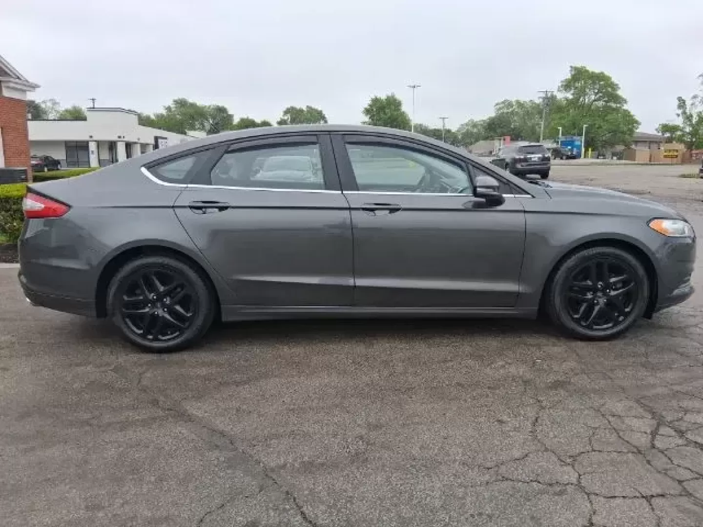 2016 Ford Fusion SE (1FA6P0H77G5) with an Other engine, located at 1865 W 2nd St., Xenia, OH, 45385, (937) 372-7777, 39.681259, -83.961945 - **Elevate Your Daily Commute with the 2016 Ford Fusion SE A Perfect Blend of Style and Reliability!**<br /> <br /> Are you in search of a vehicle that not only meets your daily commuting needs but also adds a touch of sophistication to your lifestyle? Look no further than this stunning 2016 Ford Fu - Photo#3