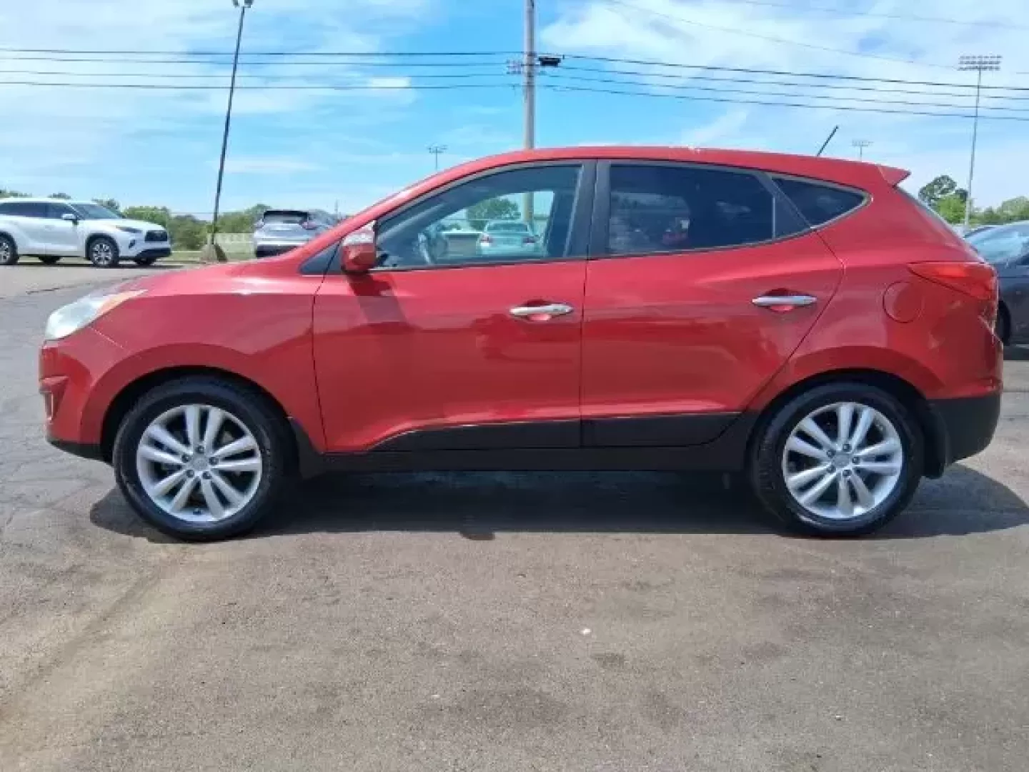2013 Hyundai Tucson Limited (KM8JU3AC4DU) with an Theta II 2.4L I-4 DOHC engine, located at 1865 W 2nd St., Xenia, OH, 45385, (937) 372-7777, 39.681259, -83.961945 - **Explore New Adventures with the 2013 Hyundai Tucson Limited Perfect for All Lifestyles!**<br /> <br /> Are you ready to elevate your daily commutes or weekend adventures? Meet the 2013 Hyundai Tucson Limited, a versatile utility vehicle designed for families, commuters, and everyone in between. W - Photo#21