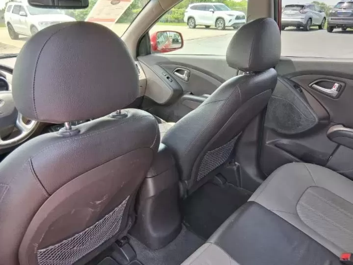 2013 Hyundai Tucson Limited (KM8JU3AC4DU) with an Theta II 2.4L I-4 DOHC engine, located at 1865 W 2nd St., Xenia, OH, 45385, (937) 372-7777, 39.681259, -83.961945 - **Explore New Adventures with the 2013 Hyundai Tucson Limited Perfect for All Lifestyles!**<br /> <br /> Are you ready to elevate your daily commutes or weekend adventures? Meet the 2013 Hyundai Tucson Limited, a versatile utility vehicle designed for families, commuters, and everyone in between. W - Photo#28