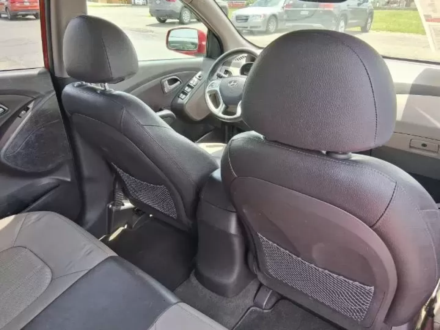 2013 Hyundai Tucson Limited (KM8JU3AC4DU) with an Theta II 2.4L I-4 DOHC engine, located at 1865 W 2nd St., Xenia, OH, 45385, (937) 372-7777, 39.681259, -83.961945 - **Explore New Adventures with the 2013 Hyundai Tucson Limited Perfect for All Lifestyles!**<br /> <br /> Are you ready to elevate your daily commutes or weekend adventures? Meet the 2013 Hyundai Tucson Limited, a versatile utility vehicle designed for families, commuters, and everyone in between. W - Photo#29