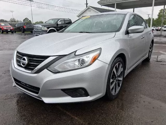 photo of 2016 Nissan Altima 2.5 SR