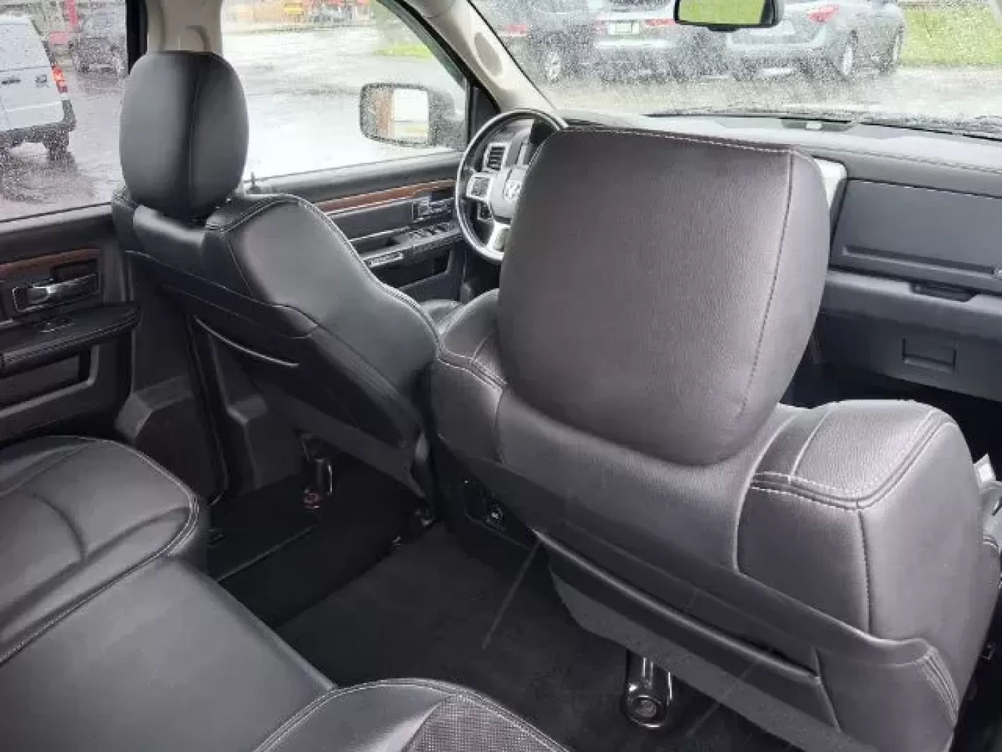 2015 Ram 1500 Laramie Crew Cab SWB 4WD (1C6RR7NT7FS) with an 5.7L V8 OHV 16V engine, 8-Speed Automatic transmission, located at 1865 W 2nd St., Xenia, OH, 45385, (937) 372-7777, 39.681259, -83.961945 - **Unlock Your Weekend Adventures with the 2015 Ram 1500 Laramie Crew Cab 4WD at Jamestown Auto Sales!**<br /> <br /> Are you ready to elevate your lifestyle with a vehicle that combines power, comfort, and versatility? Look no further than this 2015 Ram 1500 Laramie Crew Cab SWB, the ultimate truck - Photo#11