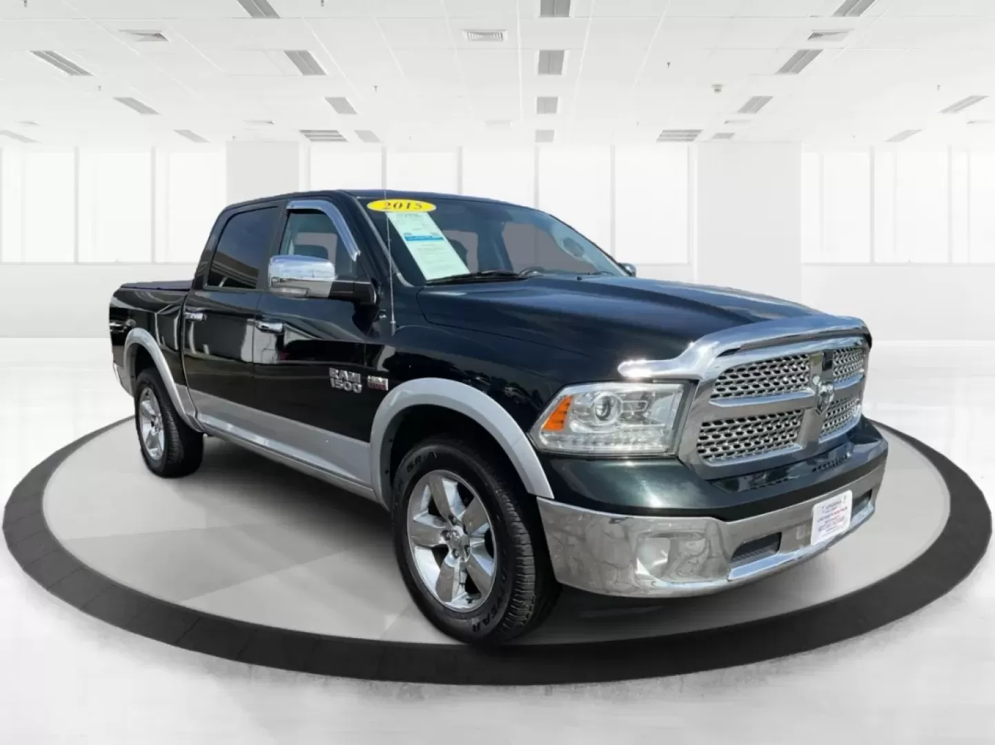 2015 Ram 1500 Laramie Crew Cab SWB 4WD (1C6RR7NT7FS) with an 5.7L V8 OHV 16V engine, 8-Speed Automatic transmission, located at 1865 W 2nd St., Xenia, OH, 45385, (937) 372-7777, 39.681259, -83.961945 - **Unlock Your Weekend Adventures with the 2015 Ram 1500 Laramie Crew Cab 4WD at Jamestown Auto Sales!**<br /> <br /> Are you ready to elevate your lifestyle with a vehicle that combines power, comfort, and versatility? Look no further than this 2015 Ram 1500 Laramie Crew Cab SWB, the ultimate truck - Photo#1