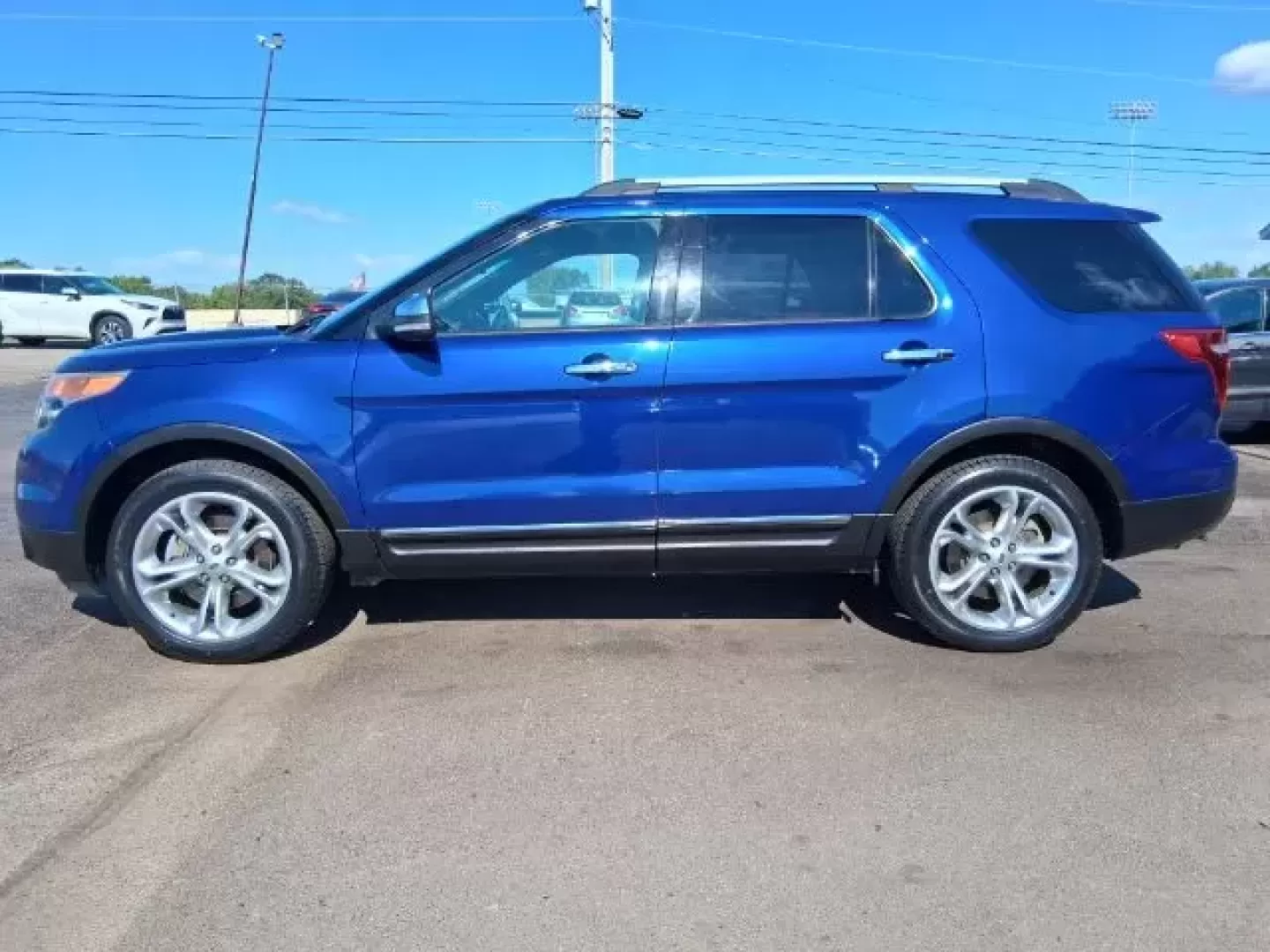 2015 Ford Explorer Limited (1FM5K8F86FG) with an 3.5L V-6 DOHC engine, located at 1865 W 2nd St., Xenia, OH, 45385, (937) 372-7777, 39.681259, -83.961945 - **Discover Your Next Adventure with the 2015 Ford Explorer Limited at Jamestown Auto Sales!**<br /> <br /> Are you ready to elevate your family's road trips, weekend getaways, or daily commutes with a versatile and reliable SUV? The 2015 Ford Explorer Limited is not just a vehicle-it's an invitation - Photo#2