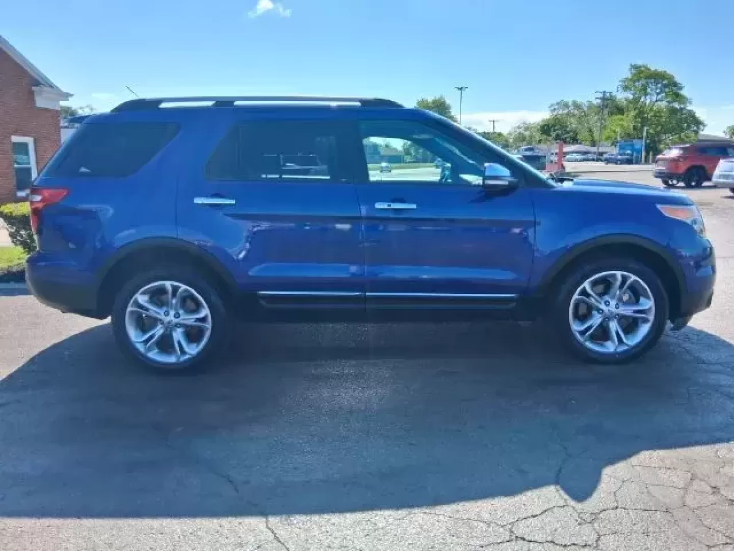 2015 Ford Explorer Limited (1FM5K8F86FG) with an 3.5L V-6 DOHC engine, located at 1865 W 2nd St., Xenia, OH, 45385, (937) 372-7777, 39.681259, -83.961945 - **Discover Your Next Adventure with the 2015 Ford Explorer Limited at Jamestown Auto Sales!**<br /> <br /> Are you ready to elevate your family's road trips, weekend getaways, or daily commutes with a versatile and reliable SUV? The 2015 Ford Explorer Limited is not just a vehicle-it's an invitation - Photo#3