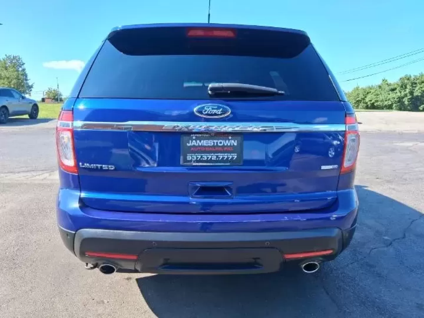 2015 Ford Explorer Limited (1FM5K8F86FG) with an 3.5L V-6 DOHC engine, located at 1865 W 2nd St., Xenia, OH, 45385, (937) 372-7777, 39.681259, -83.961945 - **Discover Your Next Adventure with the 2015 Ford Explorer Limited at Jamestown Auto Sales!**<br /> <br /> Are you ready to elevate your family's road trips, weekend getaways, or daily commutes with a versatile and reliable SUV? The 2015 Ford Explorer Limited is not just a vehicle-it's an invitation - Photo#5