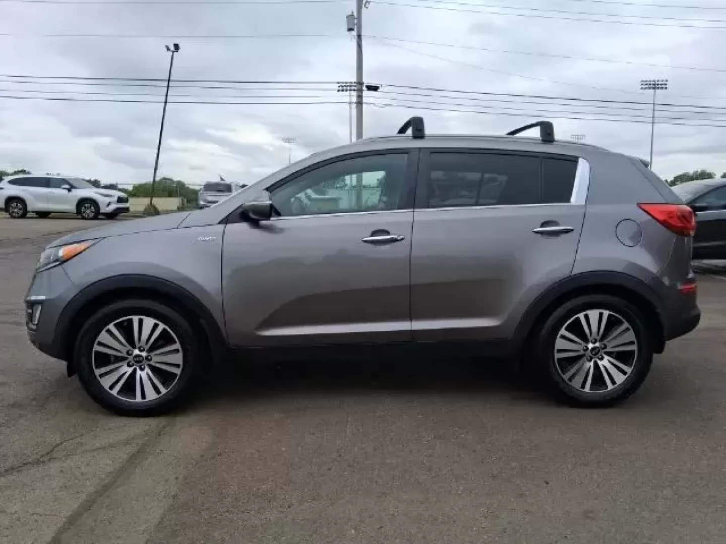 2014 Kia Sportage EX (KNDPCCAC1E7) with an Other engine, located at 1865 W 2nd St., Xenia, OH, 45385, (937) 372-7777, 39.681259, -83.961945 - Looking for the perfect blend of adventure and practicality? The **2014 Kia Sportage EX** at **Jamestown Auto Sales** in **Xenia, OH** is your ticket to an exciting lifestyle! Whether you're navigating the bustling streets of Xenia or planning a weekend getaway to the scenic **Cedarville State Park* - Photo#2
