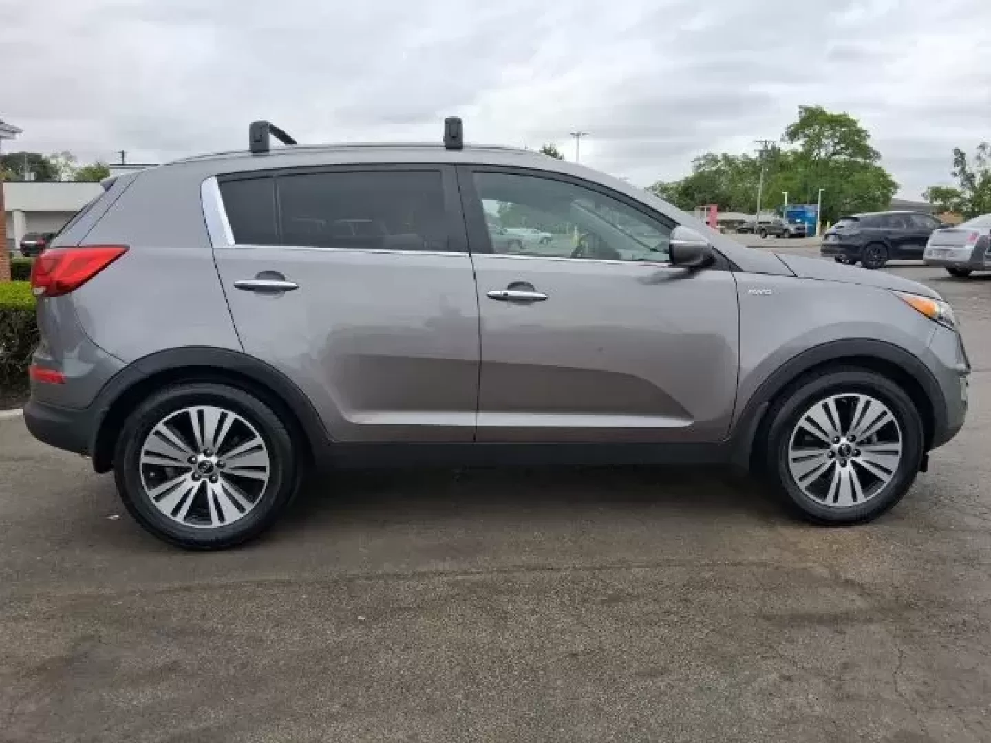 2014 Kia Sportage EX (KNDPCCAC1E7) with an Other engine, located at 1865 W 2nd St., Xenia, OH, 45385, (937) 372-7777, 39.681259, -83.961945 - Looking for the perfect blend of adventure and practicality? The **2014 Kia Sportage EX** at **Jamestown Auto Sales** in **Xenia, OH** is your ticket to an exciting lifestyle! Whether you're navigating the bustling streets of Xenia or planning a weekend getaway to the scenic **Cedarville State Park* - Photo#3
