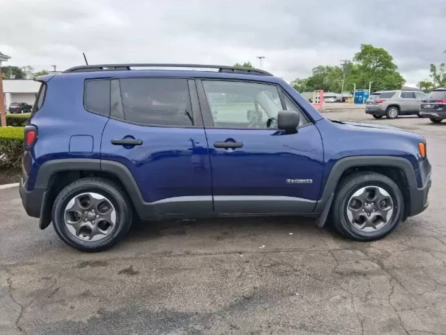 2017 Jeep Renegade Sport FWD (ZACCJAAB1HP) with an Other engine, located at 1865 W 2nd St., Xenia, OH, 45385, (937) 372-7777, 39.681259, -83.961945 - 2017 Jeep Renegade Sport FWD - Photo#3