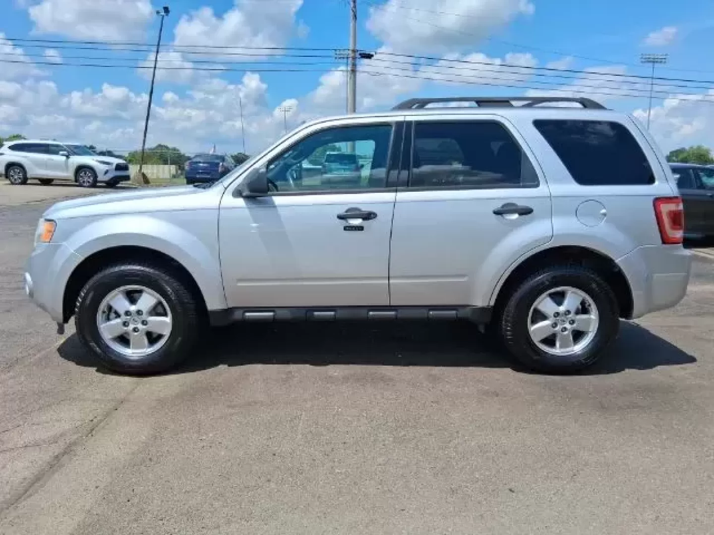 2011 Ford Escape XLT (1FMCU0DGXBK) with an Other engine, located at 1865 W 2nd St., Xenia, OH, 45385, (937) 372-7777, 39.681259, -83.961945 - 2011 Ford Escape XLT - Photo#2