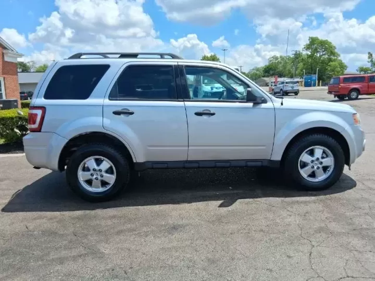 2011 Ford Escape XLT (1FMCU0DGXBK) with an Other engine, located at 1865 W 2nd St., Xenia, OH, 45385, (937) 372-7777, 39.681259, -83.961945 - 2011 Ford Escape XLT - Photo#3
