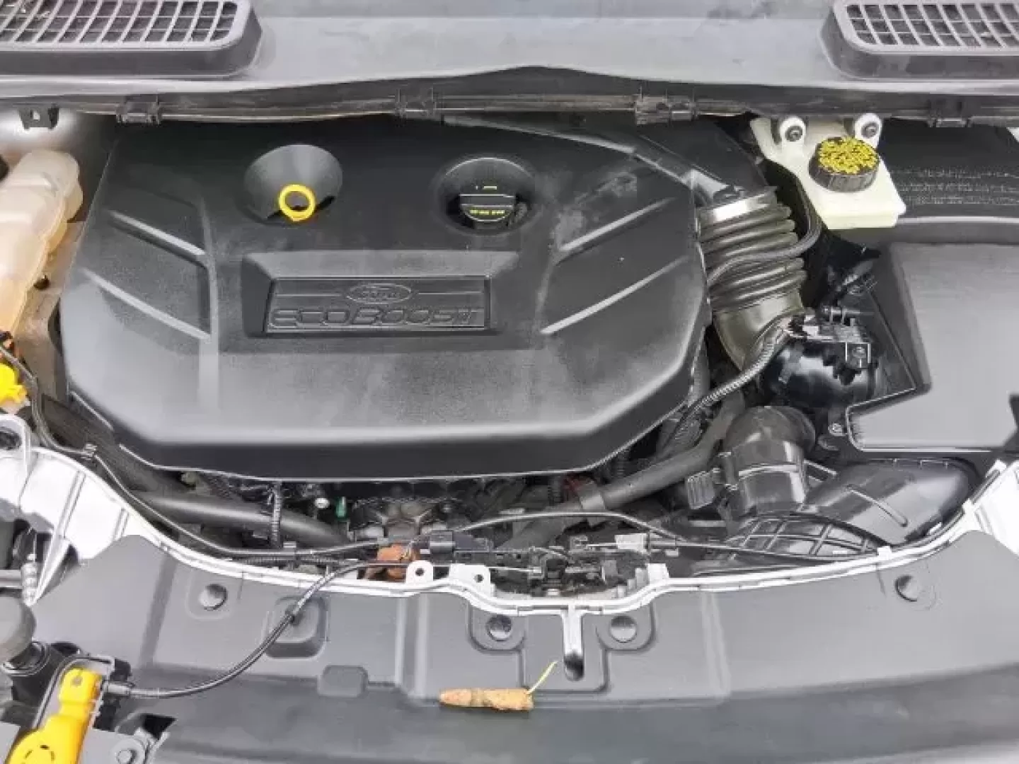 2013 Ford Escape SE 4WD (1FMCU9G9XDU) with an 2.0L L4 DOHC 16V engine, 6-Speed Automatic transmission, located at 1865 W 2nd St., Xenia, OH, 45385, (937) 372-7777, 39.681259, -83.961945 - 2013 Ford Escape SE 4WD - Photo#12