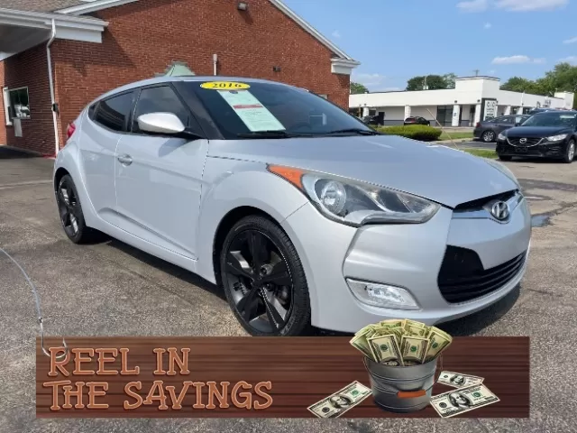 photo of 2016 Hyundai Veloster Base