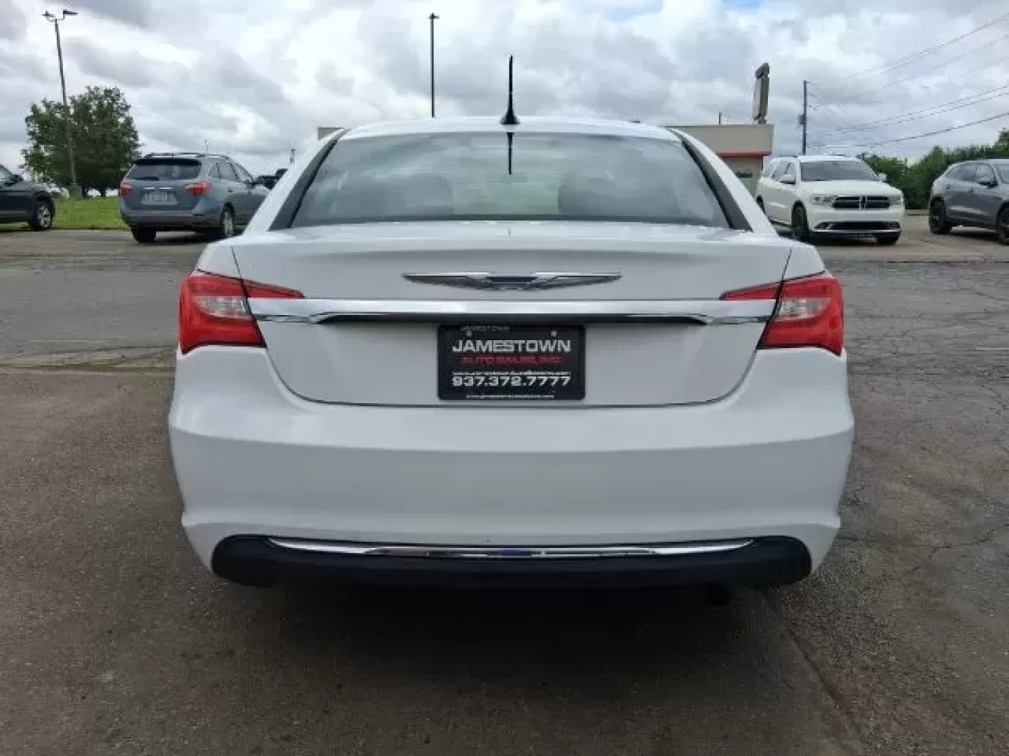 2012 Chrysler 200 Touring (1C3CCBBB6CN) with an Other engine, located at 1865 W 2nd St., Xenia, OH, 45385, (937) 372-7777, 39.681259, -83.961945 - **Discover the Perfect Family Sedan at Jamestown Auto Sales!**<br /> <br /> If you're searching for a reliable vehicle that combines comfort, style, and safety, look no further than this 2012 Chrysler 200 Touring. Ideal for growing families or anyone needing a dependable commuter vehicle, this sedan - Photo#8