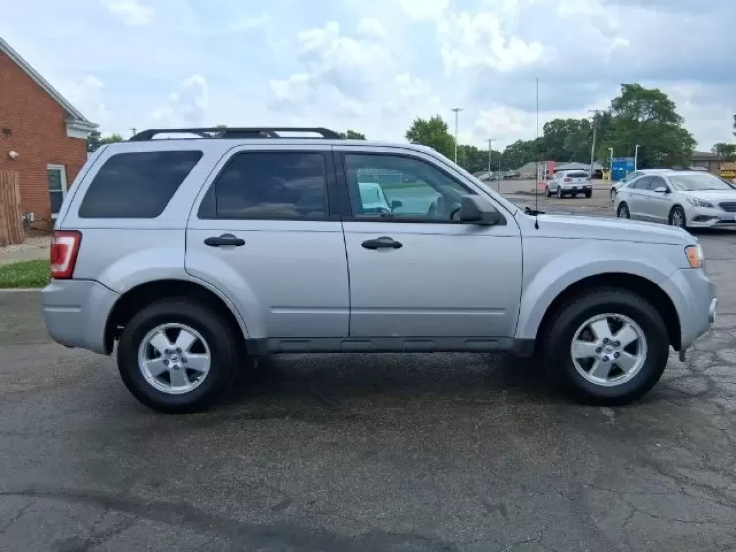2012 Ford Escape XLT (1FMCU0D72CK) with an Other engine, located at 1865 W 2nd St., Xenia, OH, 45385, (937) 372-7777, 39.681259, -83.961945 - Is your family ready for new adventures or are you seeking a reliable commuter vehicle? Look no further than this stunning 2012 Ford Escape XLT, available now at Jamestown Auto Sales, your trusted Buy Here Pay Here dealership in Xenia, OH. With its versatile SUV body, this vehicle is perfect for gro - Photo#3