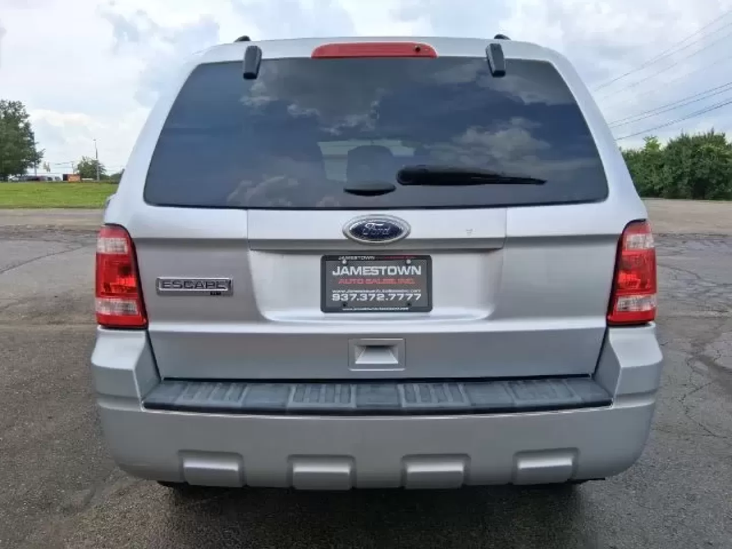 2012 Ford Escape XLT (1FMCU0D72CK) with an Other engine, located at 1865 W 2nd St., Xenia, OH, 45385, (937) 372-7777, 39.681259, -83.961945 - Is your family ready for new adventures or are you seeking a reliable commuter vehicle? Look no further than this stunning 2012 Ford Escape XLT, available now at Jamestown Auto Sales, your trusted Buy Here Pay Here dealership in Xenia, OH. With its versatile SUV body, this vehicle is perfect for gro - Photo#5