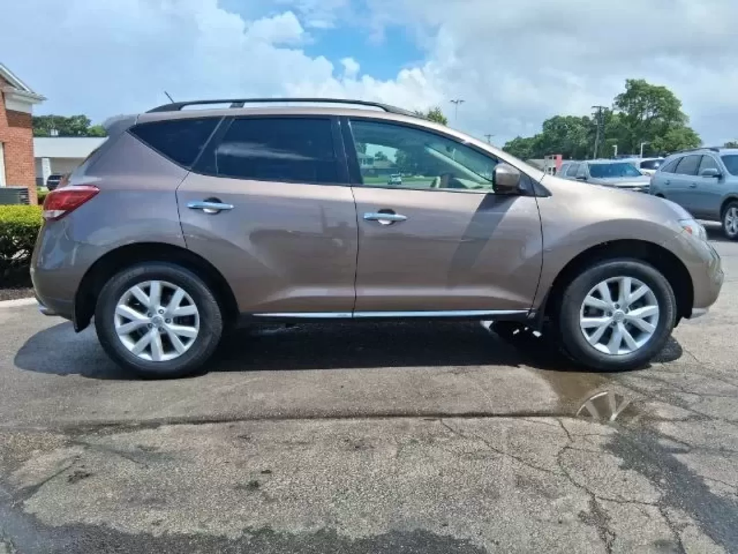 2012 Nissan Murano SL (JN8AZ1MW6CW) with an 3.5L V-6 DOHC engine, located at 1865 W 2nd St., Xenia, OH, 45385, (937) 372-7777, 39.681259, -83.961945 - **Explore Adventure and Comfort with the 2012 Nissan Murano SL at Jamestown Auto Sales!**<br /> <br /> Are you ready for your next family adventure or daily commute without sacrificing comfort and style? Look no further than the stunning 2012 Nissan Murano SL, available now at Jamestown Auto Sales i - Photo#3