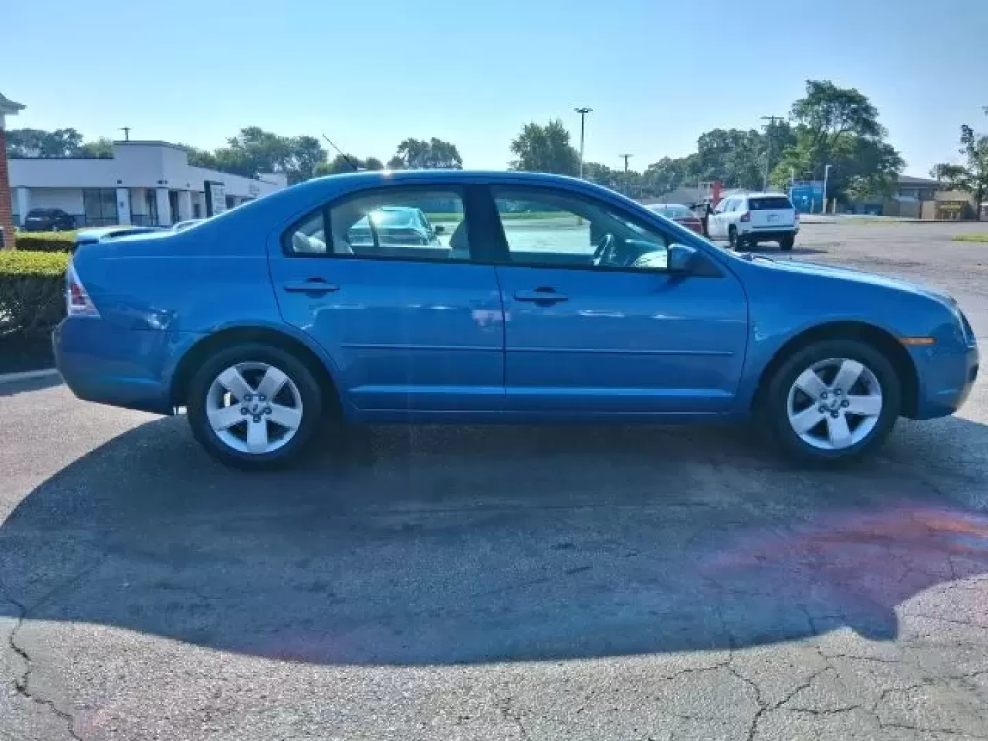 2009 Ford Fusion SE (3FAHP071X9R) with an Duratec 3L V-6 DOHC engine, located at 1865 W 2nd St., Xenia, OH, 45385, (937) 372-7777, 39.681259, -83.961945 - Experience the perfect blend of style, performance, and practicality with the 2009 Ford Fusion SE, available now at Jamestown Auto Sales in Xenia, OH. Whether you're a growing family looking for a reliable daily driver, a commuter seeking comfort on long trips, or someone who enjoys weekend adventur - Photo#3