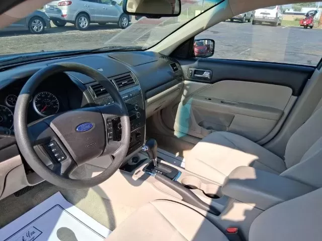 2009 Ford Fusion SE (3FAHP071X9R) with an Duratec 3L V-6 DOHC engine, located at 1865 W 2nd St., Xenia, OH, 45385, (937) 372-7777, 39.681259, -83.961945 - Experience the perfect blend of style, performance, and practicality with the 2009 Ford Fusion SE, available now at Jamestown Auto Sales in Xenia, OH. Whether you're a growing family looking for a reliable daily driver, a commuter seeking comfort on long trips, or someone who enjoys weekend adventur - Photo#6