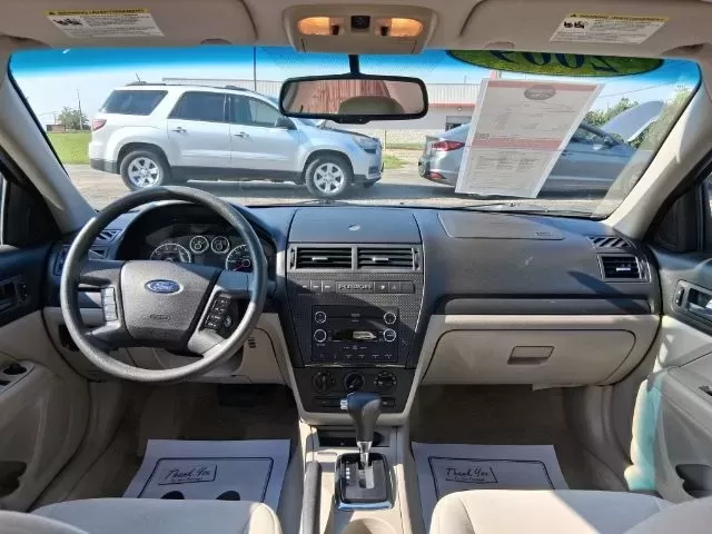 2009 Ford Fusion SE (3FAHP071X9R) with an Duratec 3L V-6 DOHC engine, located at 1865 W 2nd St., Xenia, OH, 45385, (937) 372-7777, 39.681259, -83.961945 - Experience the perfect blend of style, performance, and practicality with the 2009 Ford Fusion SE, available now at Jamestown Auto Sales in Xenia, OH. Whether you're a growing family looking for a reliable daily driver, a commuter seeking comfort on long trips, or someone who enjoys weekend adventur - Photo#7