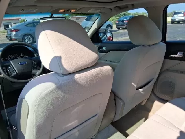 2009 Ford Fusion SE (3FAHP071X9R) with an Duratec 3L V-6 DOHC engine, located at 1865 W 2nd St., Xenia, OH, 45385, (937) 372-7777, 39.681259, -83.961945 - Experience the perfect blend of style, performance, and practicality with the 2009 Ford Fusion SE, available now at Jamestown Auto Sales in Xenia, OH. Whether you're a growing family looking for a reliable daily driver, a commuter seeking comfort on long trips, or someone who enjoys weekend adventur - Photo#9