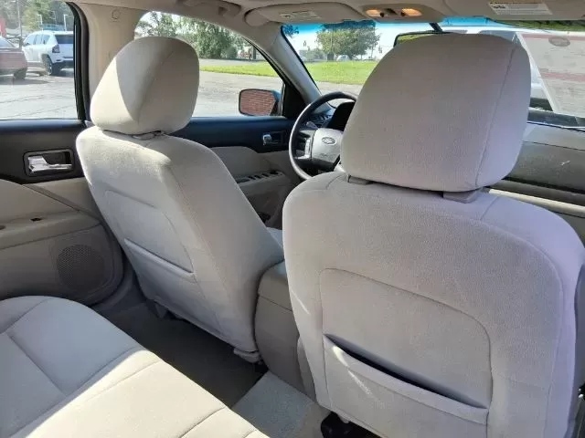 2009 Ford Fusion SE (3FAHP071X9R) with an Duratec 3L V-6 DOHC engine, located at 1865 W 2nd St., Xenia, OH, 45385, (937) 372-7777, 39.681259, -83.961945 - Experience the perfect blend of style, performance, and practicality with the 2009 Ford Fusion SE, available now at Jamestown Auto Sales in Xenia, OH. Whether you're a growing family looking for a reliable daily driver, a commuter seeking comfort on long trips, or someone who enjoys weekend adventur - Photo#10