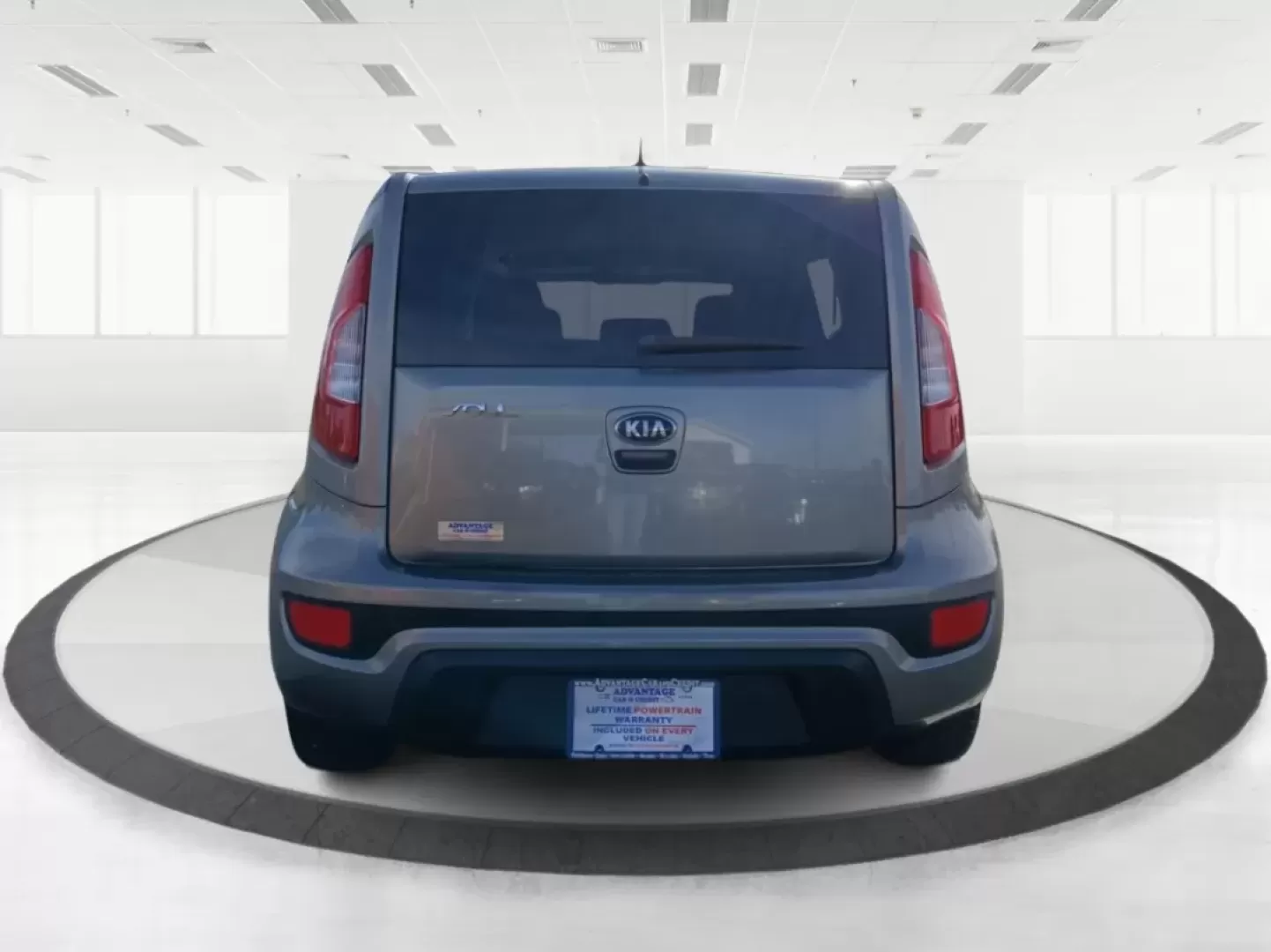 2013 Kia Soul Base (KNDJT2A58D7) with an 1.6L L4 DOHC 16V engine, 5-Speed Manual transmission, located at 1865 W 2nd St., Xenia, OH, 45385, (937) 372-7777, 39.681259, -83.961945 - **Discover the Perfect Wagon for Your Daily Adventures!** <br /> <br /> Are you looking for a versatile vehicle that can easily adapt to both your daily commutes and weekend getaways? Look no further than this 2013 Kia Soul, proudly offered by Jamestown Auto Sales, your trusted buy here pay here de - Photo#15