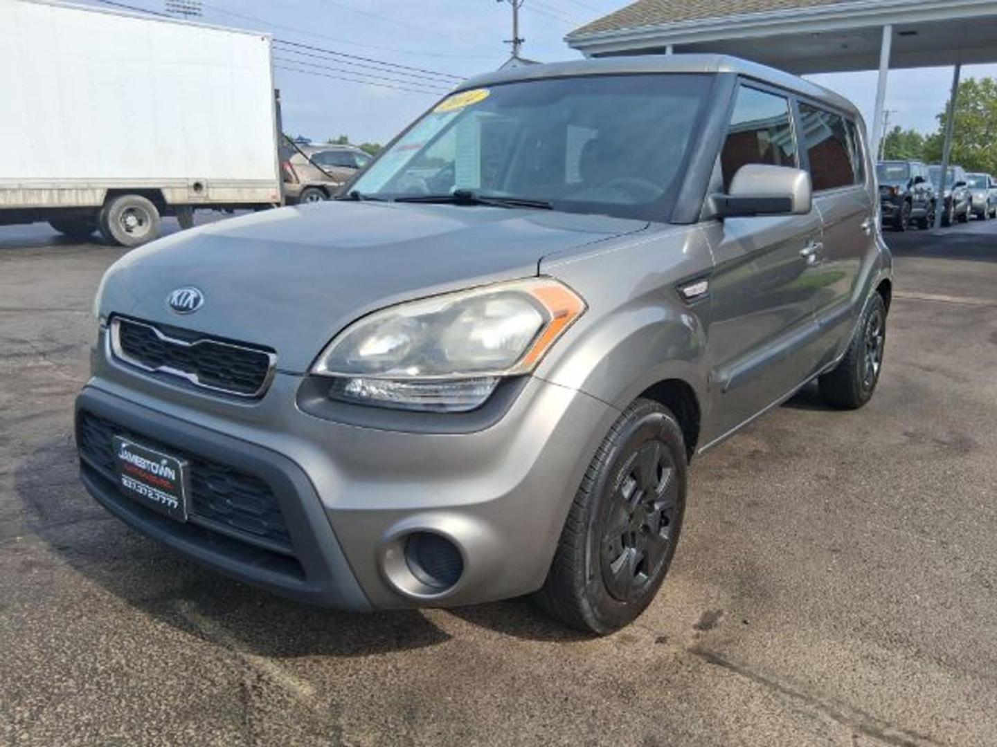 2013 Shadow Metallic Kia Soul Base (KNDJT2A58D7) with an 1.6L L4 DOHC 16V engine, 5-Speed Manual transmission, located at 1865 W 2nd St., Xenia, OH, 45385, (937) 372-7777, 39.681259, -83.961945 - Photo#1