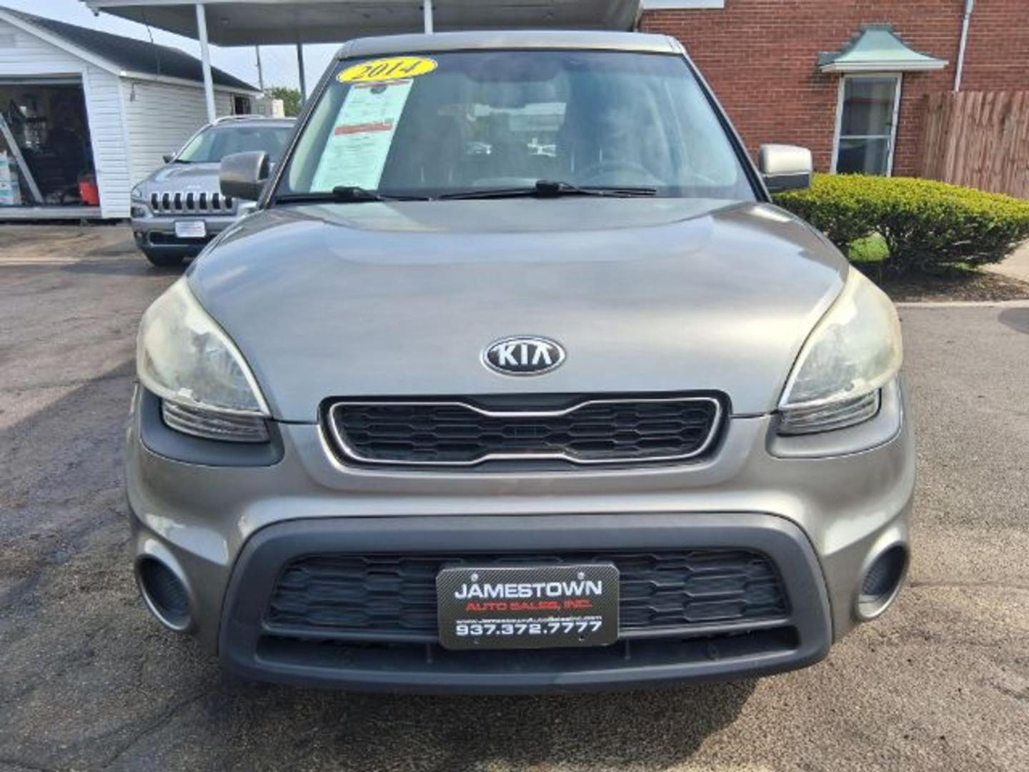 2013 Shadow Metallic Kia Soul Base (KNDJT2A58D7) with an 1.6L L4 DOHC 16V engine, 5-Speed Manual transmission, located at 1865 W 2nd St., Xenia, OH, 45385, (937) 372-7777, 39.681259, -83.961945 - Photo#4