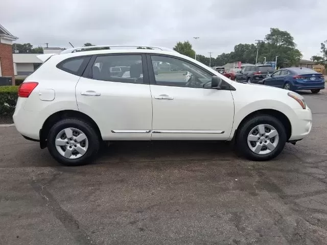 2015 Nissan Rogue S (JN8AS5MV1FW) with an 2.5L I-4 DOHC engine, located at 1865 W 2nd St., Xenia, OH, 45385, (937) 372-7777, 39.681259, -83.961945 - Explore new horizons and elevate your daily drives with the 2015 Nissan Rogue S! Whether you're a growing family searching for a reliable SUV, a commuter needing a comfortable ride, or a weekend adventurer exploring the scenic trails of Ohio, this versatile vehicle checks all the boxes. At Jamestown - Photo#3