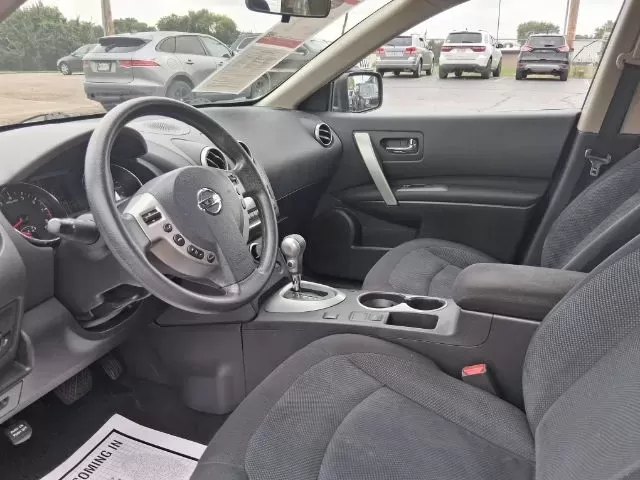 2015 Nissan Rogue S (JN8AS5MV1FW) with an 2.5L I-4 DOHC engine, located at 1865 W 2nd St., Xenia, OH, 45385, (937) 372-7777, 39.681259, -83.961945 - Explore new horizons and elevate your daily drives with the 2015 Nissan Rogue S! Whether you're a growing family searching for a reliable SUV, a commuter needing a comfortable ride, or a weekend adventurer exploring the scenic trails of Ohio, this versatile vehicle checks all the boxes. At Jamestown - Photo#6