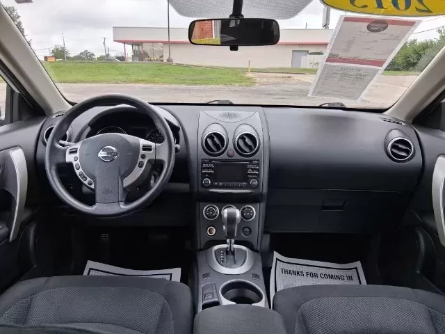 2015 Nissan Rogue S (JN8AS5MV1FW) with an 2.5L I-4 DOHC engine, located at 1865 W 2nd St., Xenia, OH, 45385, (937) 372-7777, 39.681259, -83.961945 - Explore new horizons and elevate your daily drives with the 2015 Nissan Rogue S! Whether you're a growing family searching for a reliable SUV, a commuter needing a comfortable ride, or a weekend adventurer exploring the scenic trails of Ohio, this versatile vehicle checks all the boxes. At Jamestown - Photo#7