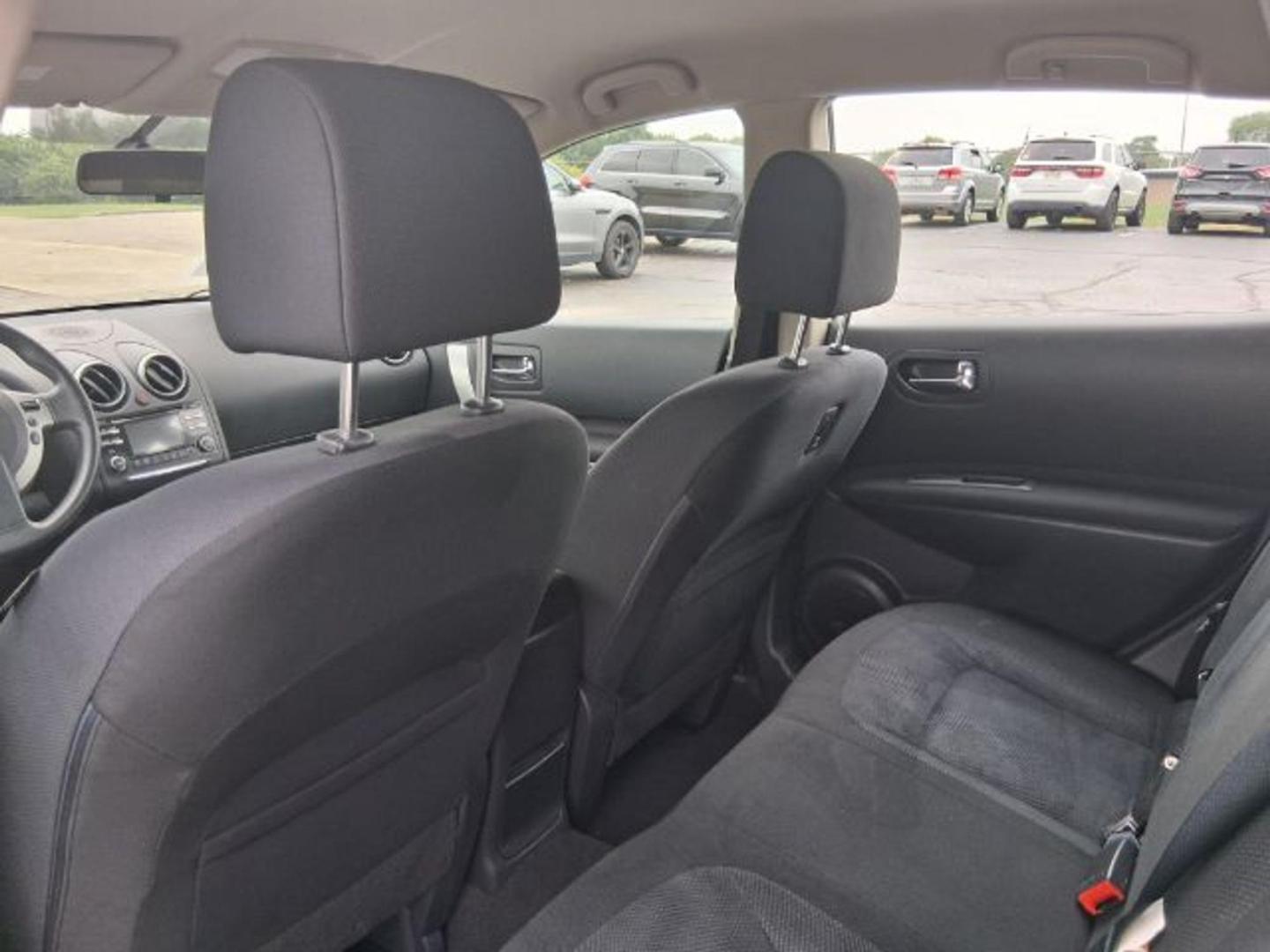 2015 Pearl White Nissan Rogue Select S (JN8AS5MV1FW) with an 2.5L I-4 DOHC engine, located at 1865 W 2nd St., Xenia, OH, 45385, (937) 372-7777, 39.681259, -83.961945 - Photo#9