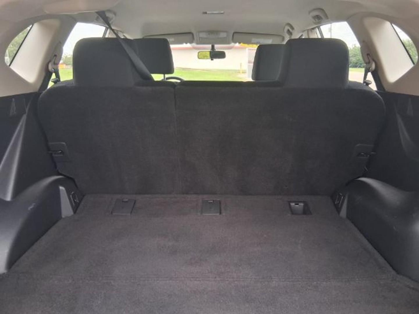 2015 Pearl White Nissan Rogue Select S (JN8AS5MV1FW) with an 2.5L I-4 DOHC engine, located at 1865 W 2nd St., Xenia, OH, 45385, (937) 372-7777, 39.681259, -83.961945 - Photo#11