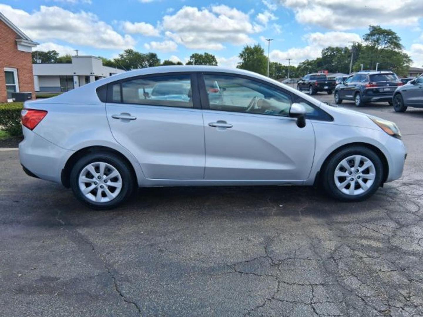 2015 Bright Silver Kia Rio LX (KNADM4A30F6) with an Gamma 1.6L I-4 gasoline direct injection engine, located at 1865 W 2nd St., Xenia, OH, 45385, (937) 372-7777, 39.681259, -83.961945 - Photo#3