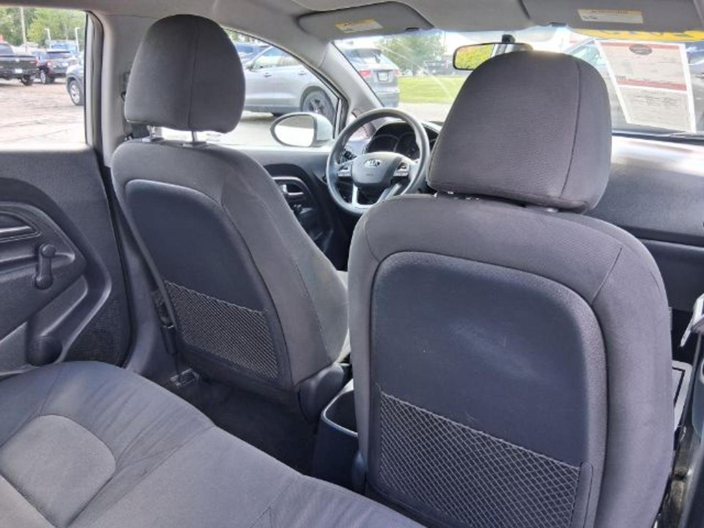 2015 Bright Silver Kia Rio LX (KNADM4A30F6) with an Gamma 1.6L I-4 gasoline direct injection engine, located at 1865 W 2nd St., Xenia, OH, 45385, (937) 372-7777, 39.681259, -83.961945 - Photo#10