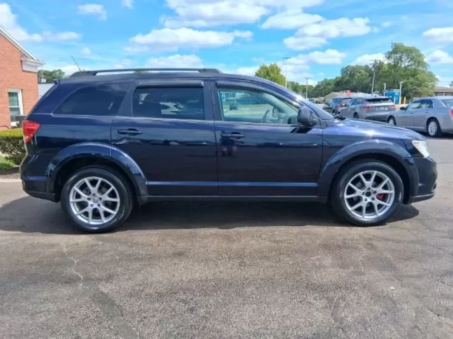 2011 Dodge Journey Mainstreet (3D4PG1FGXBT) with an 3.6L V-6 DOHC engine, located at 1865 W 2nd St., Xenia, OH, 45385, (937) 372-7777, 39.681259, -83.961945 - **Unlock Your Adventurous Family Lifestyle with the 2011 Dodge Journey from Jamestown Auto Sales!**<br /> <br /> Are you in search of a reliable, spacious SUV that fits your family's active lifestyle? Look no further than the 2011 Dodge Journey Mainstreet, available now at Jamestown Auto Sales in Xe - Photo#3