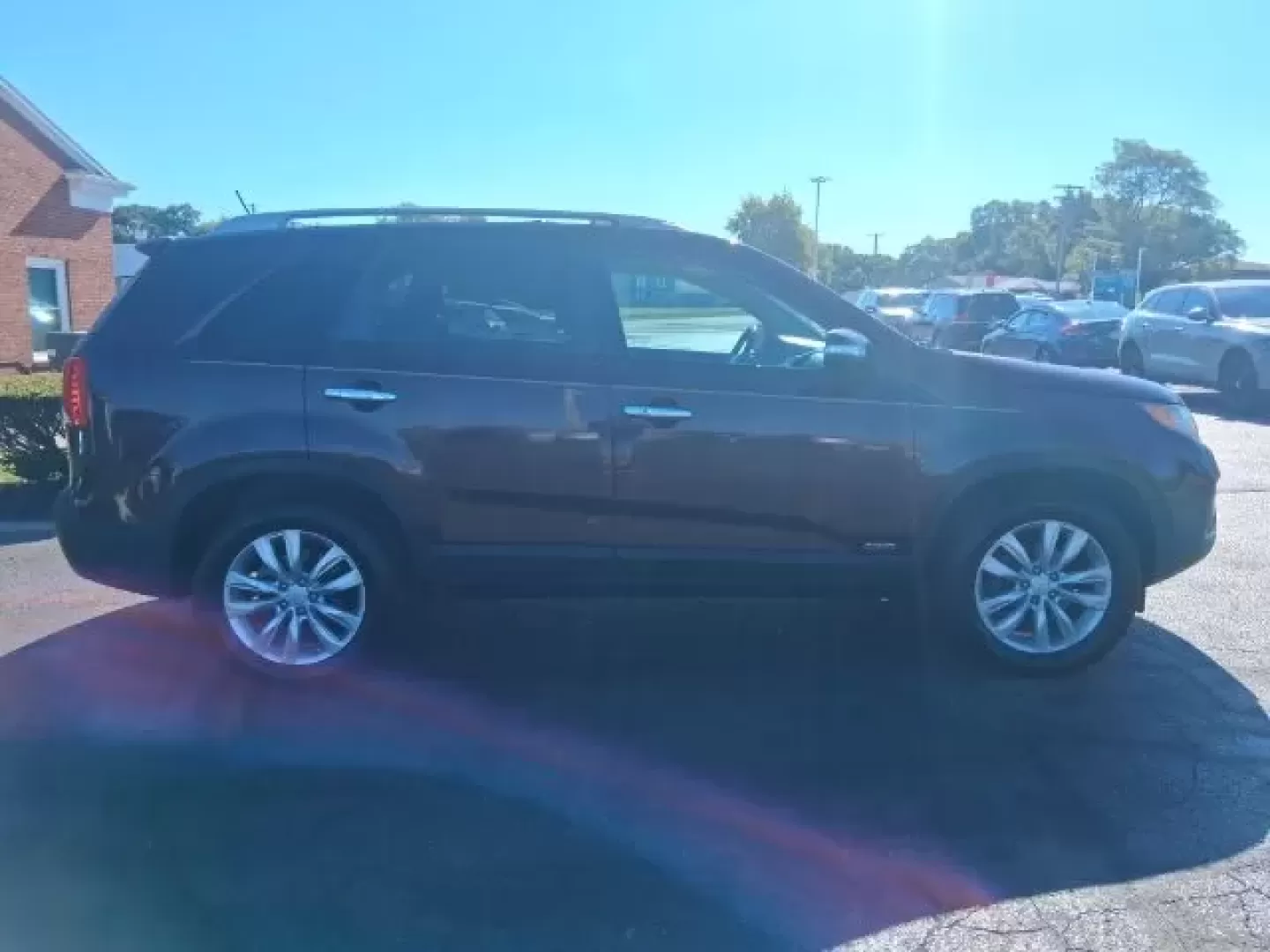 2011 Kia Sorento EX V6 (5XYKUDA22BG) with an 3.5L V-6 DOHC engine, located at 1865 W 2nd St., Xenia, OH, 45385, (937) 372-7777, 39.681259, -83.961945 - **Experience the Journey in Comfort and Style with the 2011 Kia Sorento!**<br /> <br /> Are you looking for a reliable vehicle that accommodates your active lifestyle while being budget-friendly? Look no further than this stunning 2011 Kia Sorento EX V6, available now at Jamestown Auto Sales, locate - Photo#3