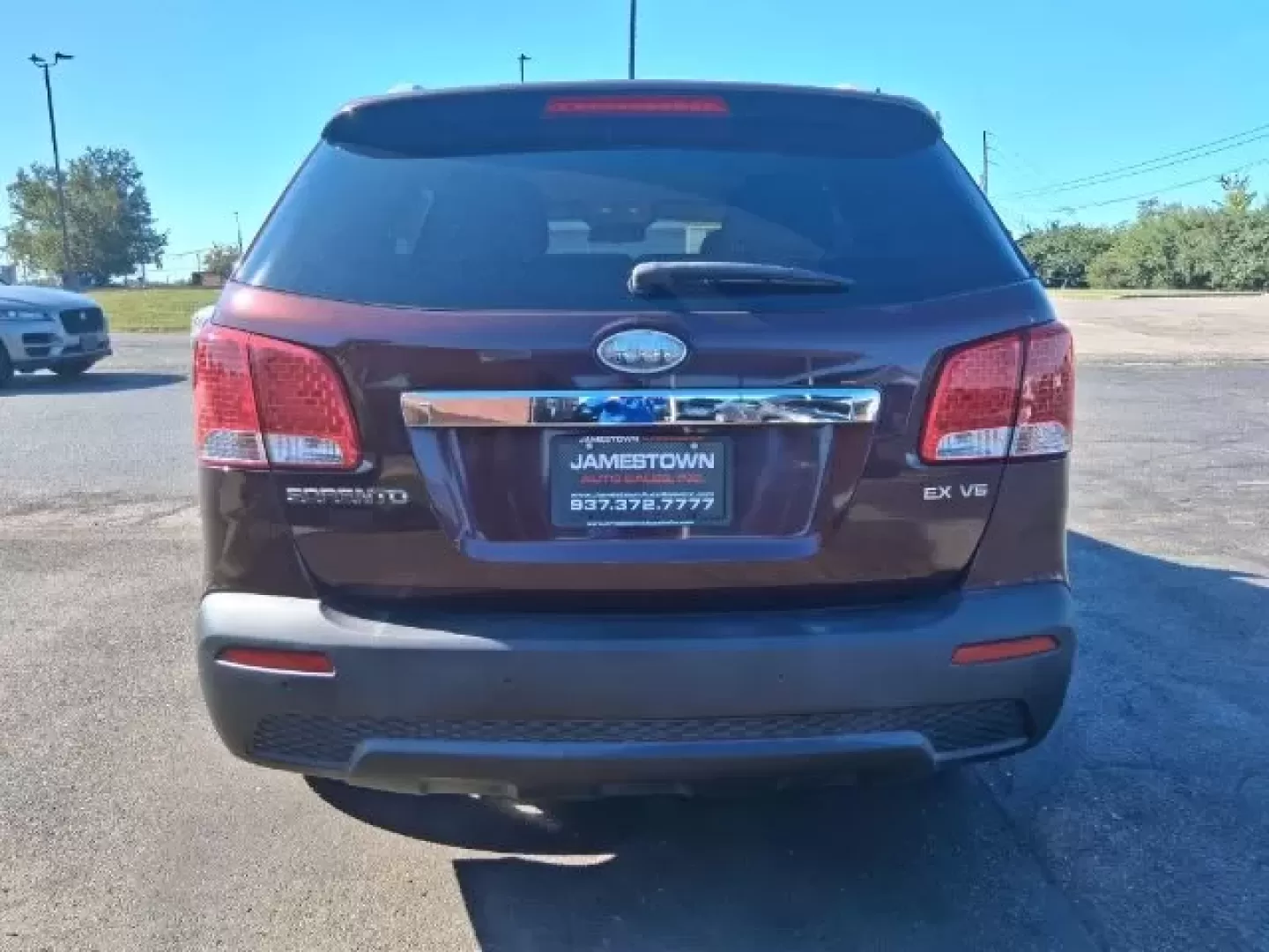 2011 Kia Sorento EX V6 (5XYKUDA22BG) with an 3.5L V-6 DOHC engine, located at 1865 W 2nd St., Xenia, OH, 45385, (937) 372-7777, 39.681259, -83.961945 - **Experience the Journey in Comfort and Style with the 2011 Kia Sorento!**<br /> <br /> Are you looking for a reliable vehicle that accommodates your active lifestyle while being budget-friendly? Look no further than this stunning 2011 Kia Sorento EX V6, available now at Jamestown Auto Sales, locate - Photo#5