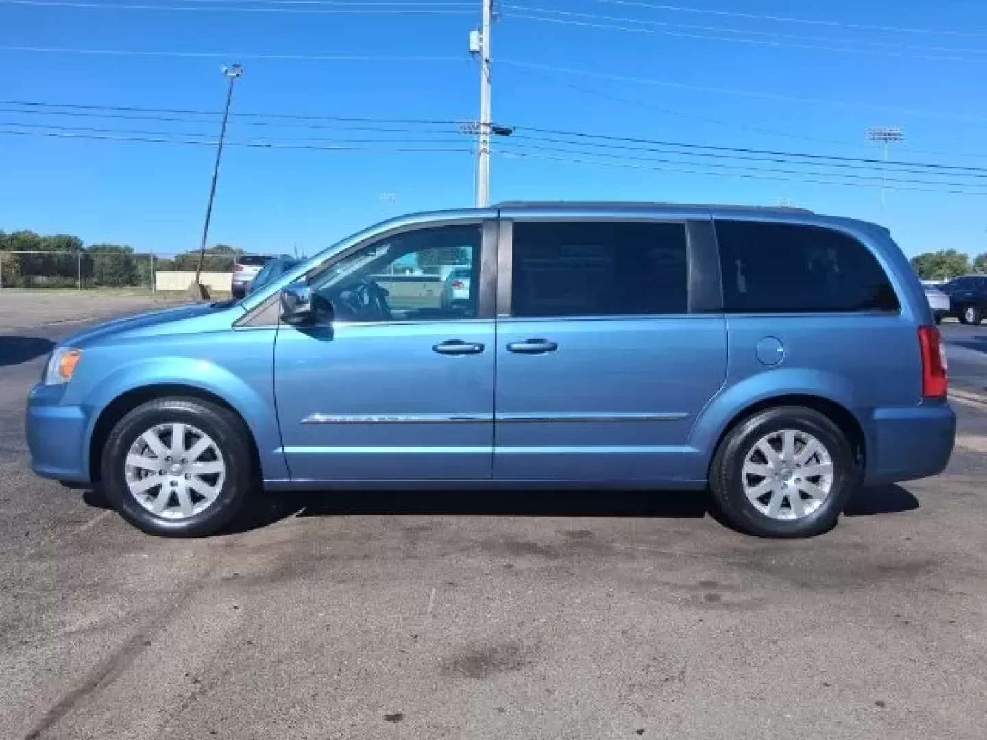 2012 Chrysler Town and Country Touring-L (2C4RC1CG8CR) with an 3.6L V-6 DOHC engine, located at 1865 W 2nd St., Xenia, OH, 45385, (937) 372-7777, 39.681259, -83.961945 - **Experience Family Adventures with the 2012 Chrysler Town and Country at Jamestown Auto Sales!** <br /> <br /> If you're searching for the perfect vehicle to accommodate your growing family while offering comfort and style, look no further than this stunning 2012 Chrysler Town and Country Touri - Photo#2