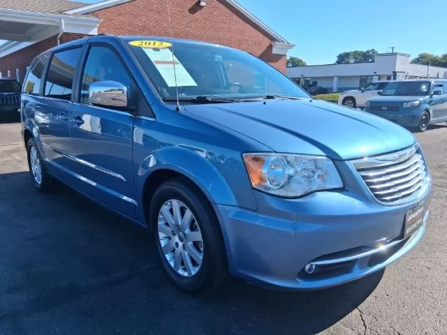 photo of 2012 Chrysler Town  and  Country Touring-L