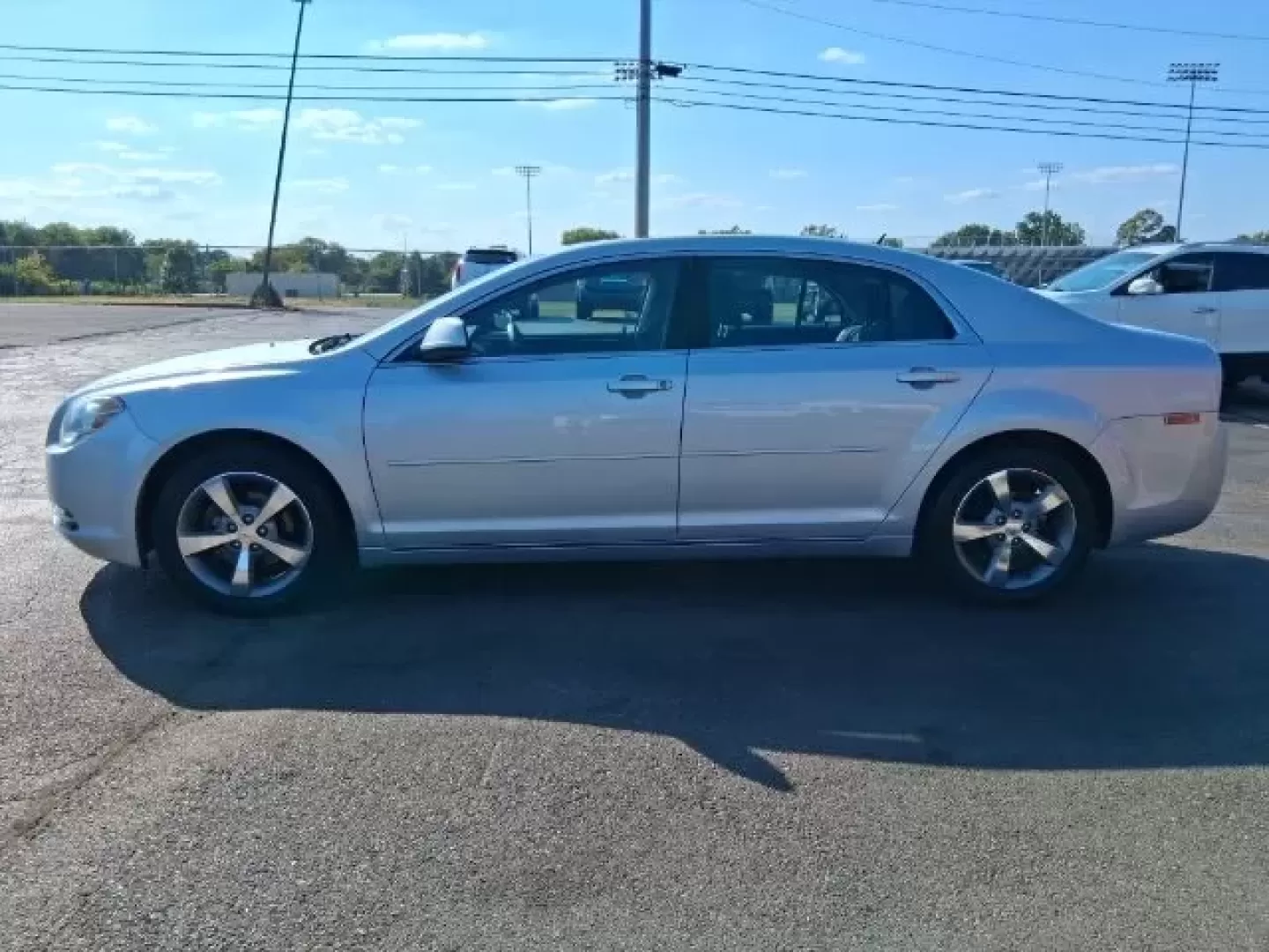 2011 Chevrolet Malibu 1LT (1G1ZC5E1XBF) with an Ecotec 2.4L I-4 DOHC engine, located at 1865 W 2nd St., Xenia, OH, 45385, (937) 372-7777, 39.681259, -83.961945 - **Discover Your Perfect Commuter Companion: 2011 Chevrolet Malibu 1LT at Jamestown Auto Sales!**<br /> <br /> Are you searching for a reliable vehicle that fits seamlessly into your daily routine? Look no further than this stunning 2011 Chevrolet Malibu 1LT, ideal for anyone seeking a dependable rid - Photo#2